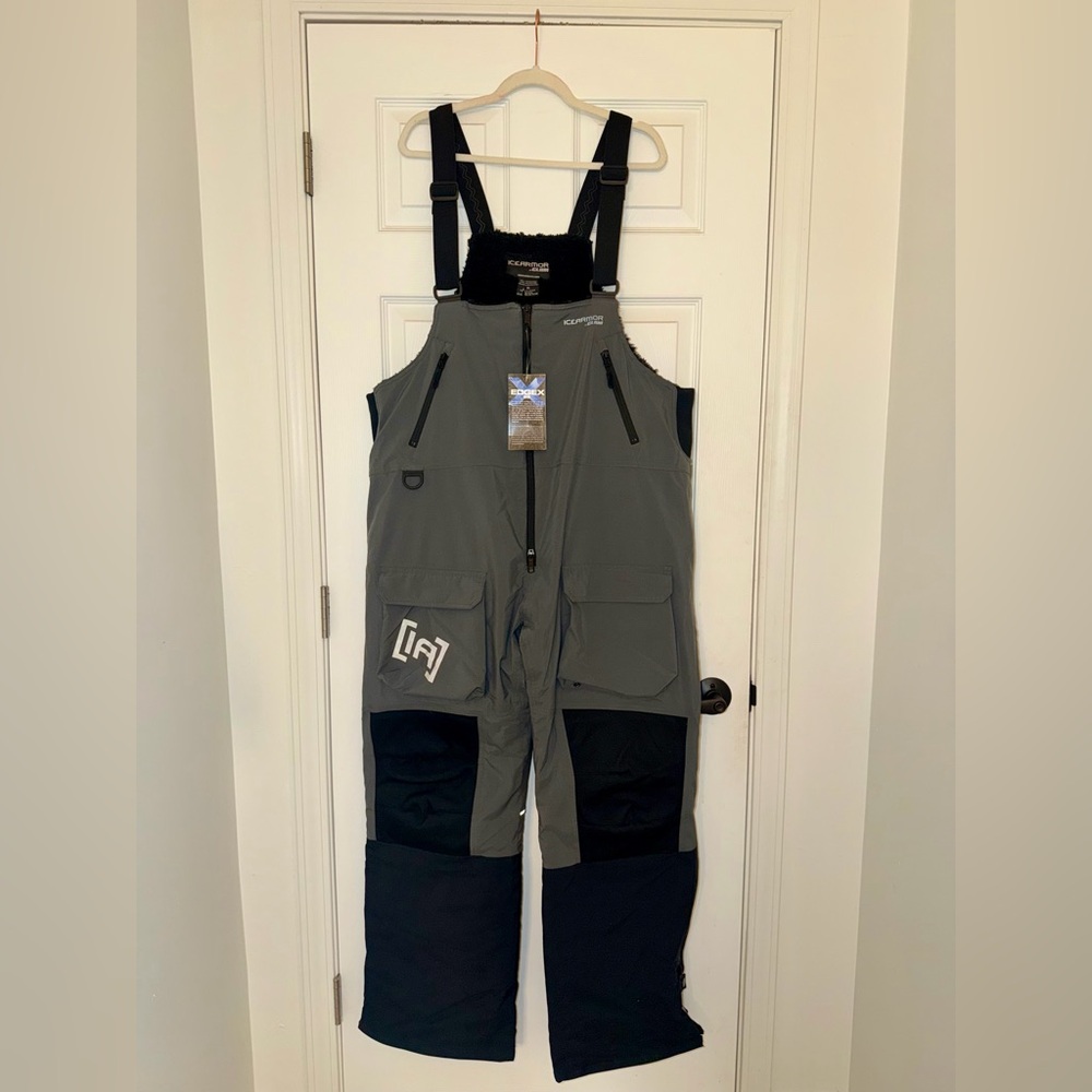 NWT: Clam Men's IceArmor EdgeX Cold Weather Bib in black/charcoal